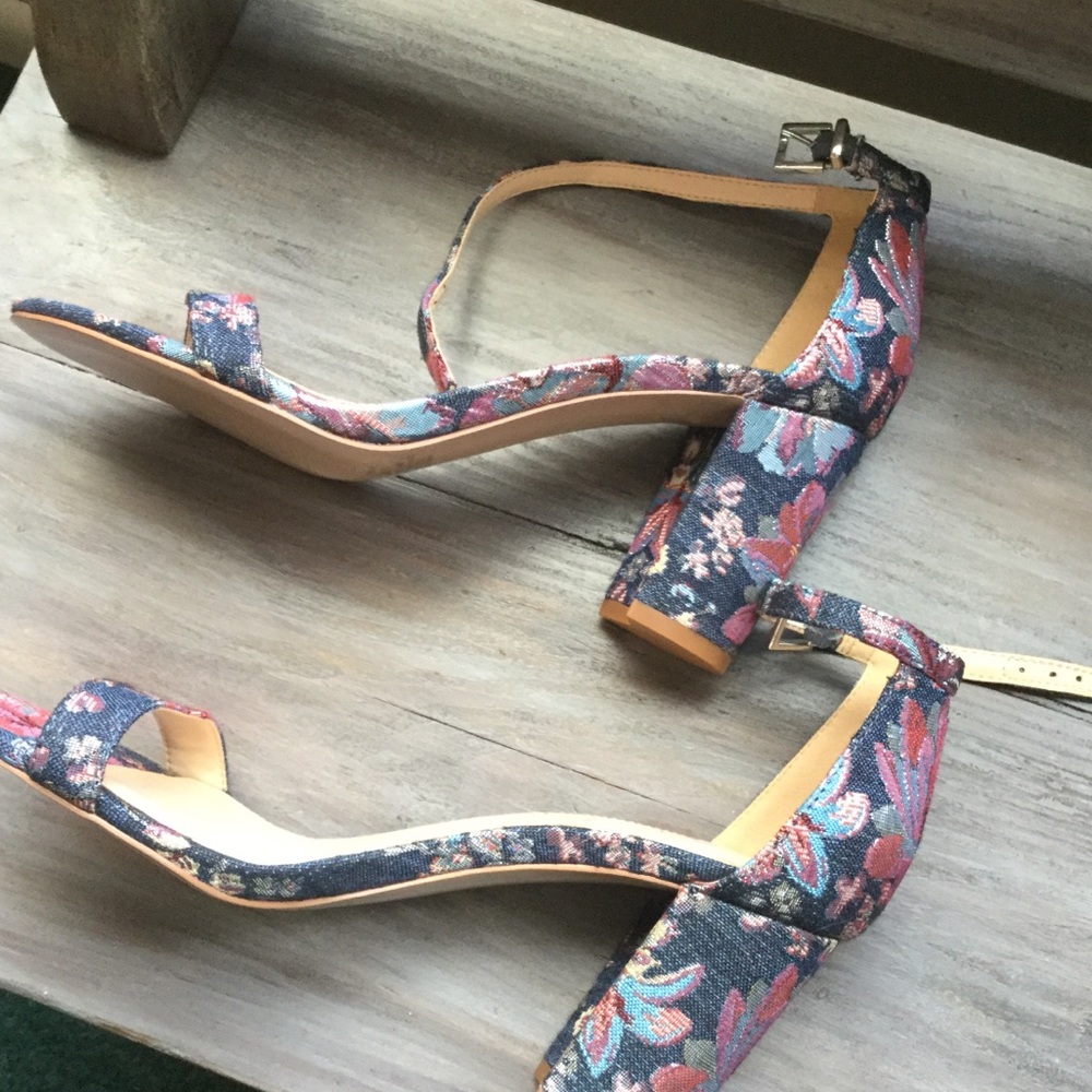 Size 10. New! JessicaSimpson adorable heels - Picture 6 of 8